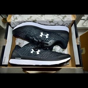 Under Armour Sneakers